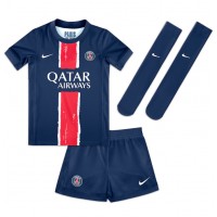 Paris Saint-Germain Willian Pacho #51 Hemmadräkt Barn 2024-25 Kortärmad (+ Korta byxor)